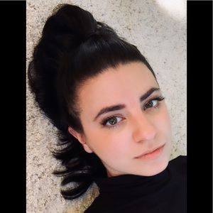 Meet your Posher, Christina